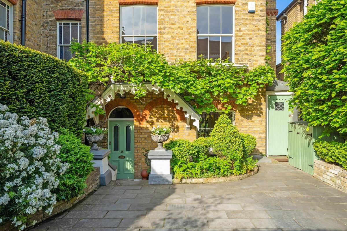 5 bedroom house in Vardens Road