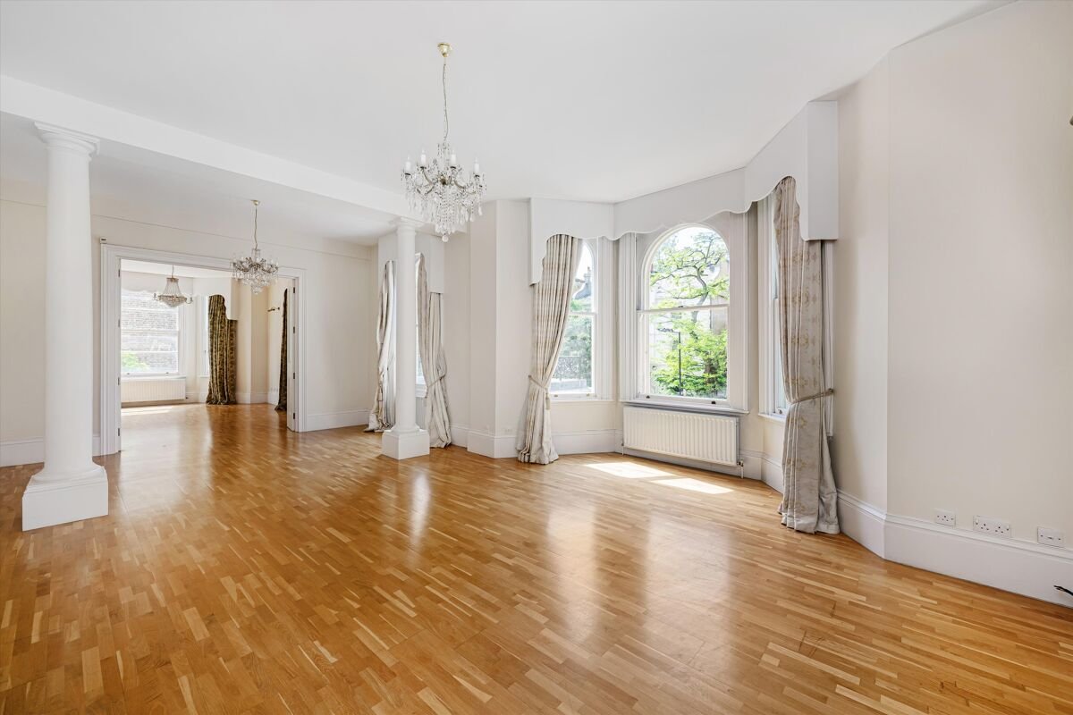 4 bedroom flat in Randolph Road