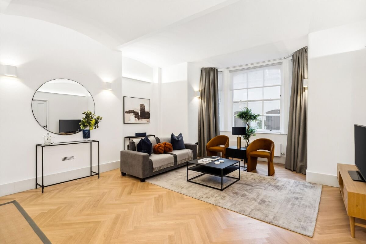 2 bedroom flat in Kensington Gore