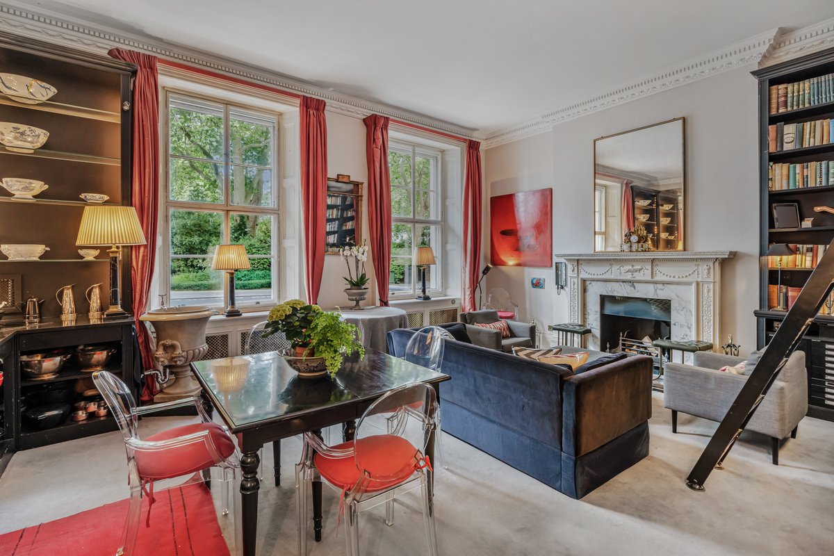 3 bedroom flat in London • Leasehold