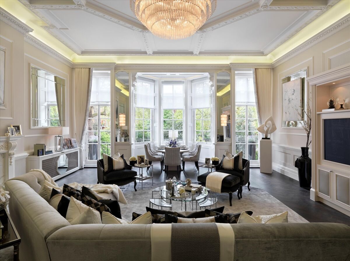 2 bedroom flat in Cadogan Square