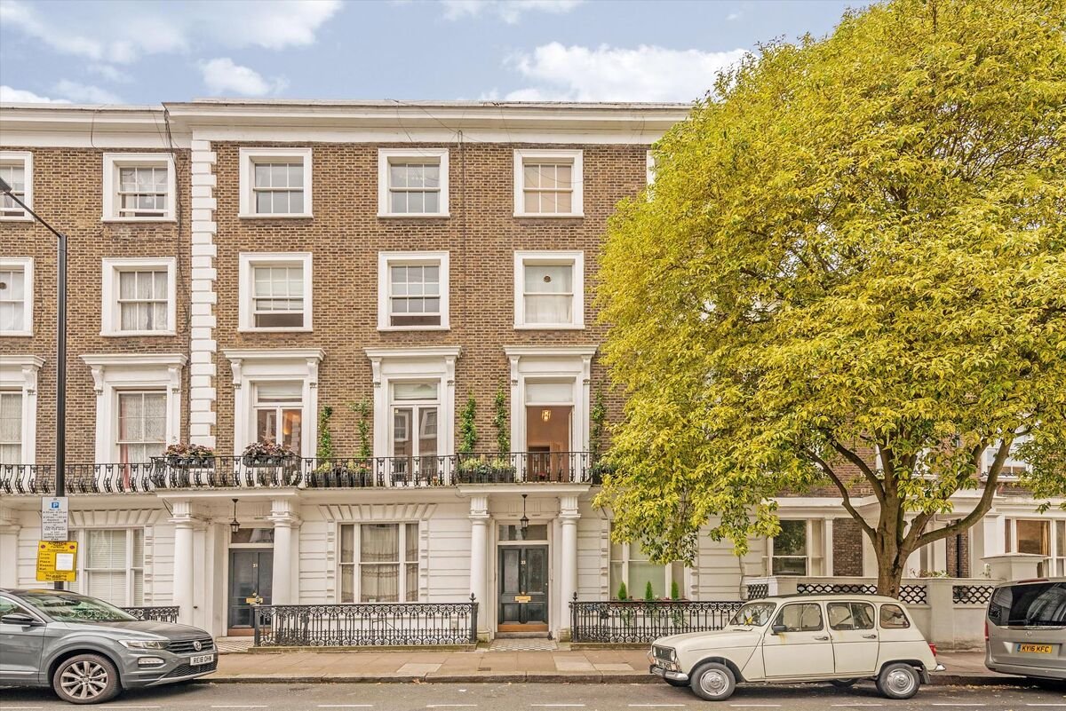 2 bedroom flat in Orsett Terrace