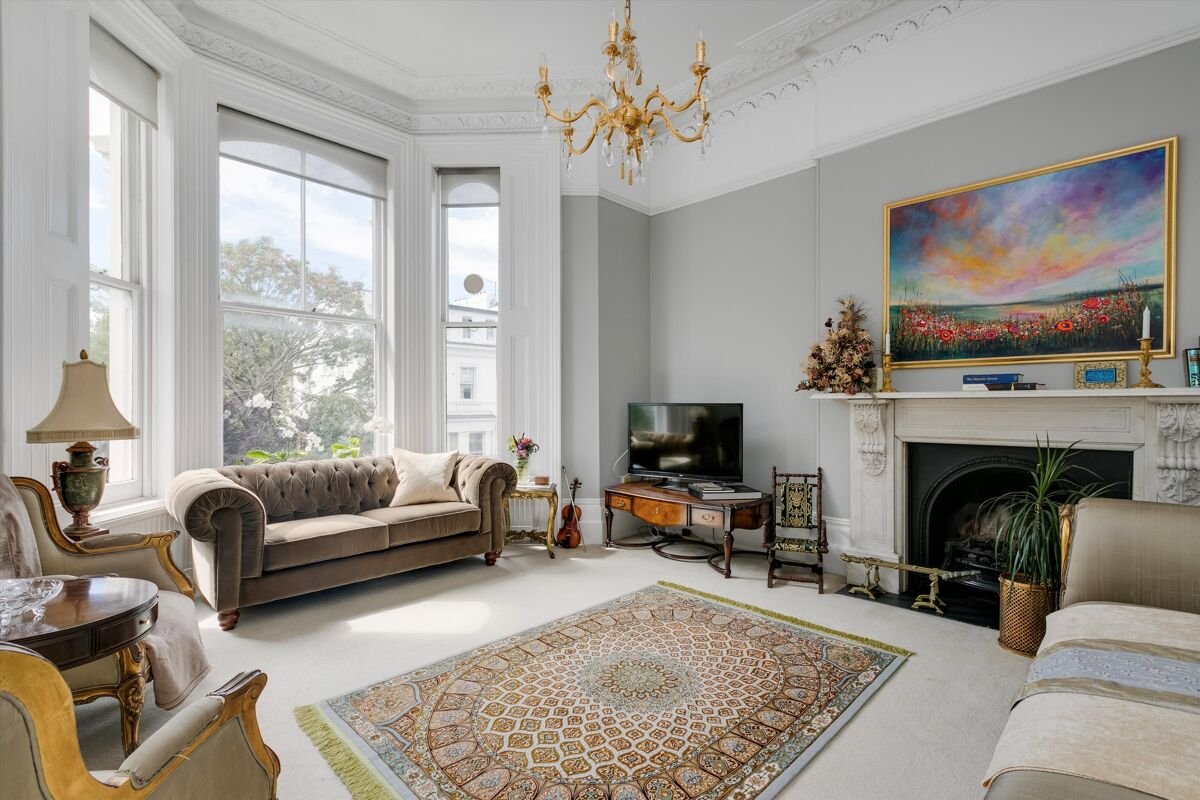 2 bedroom flat in Ladbroke Grove