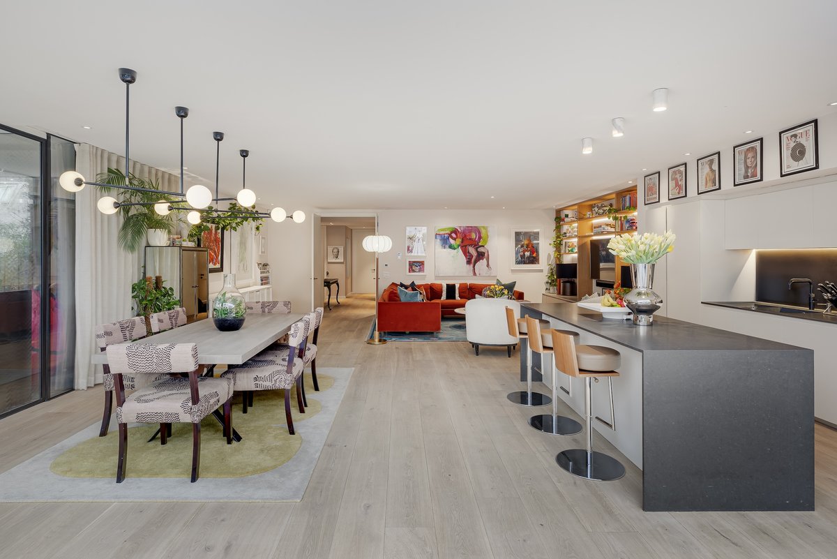 4 bedroom flat in London • Leasehold