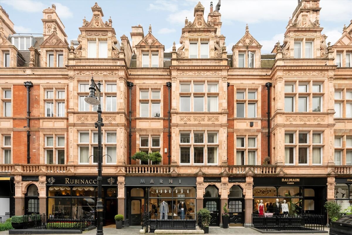 4 bedroom flat in Mount Street