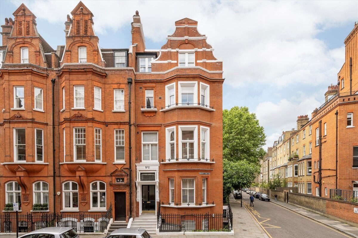 4 bedroom duplex in Draycott Place