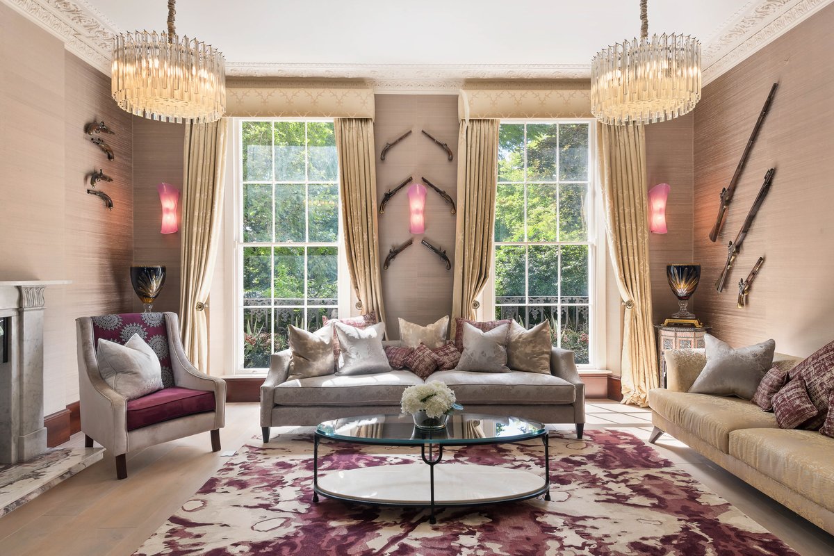 5 bedroom house in London • Freehold