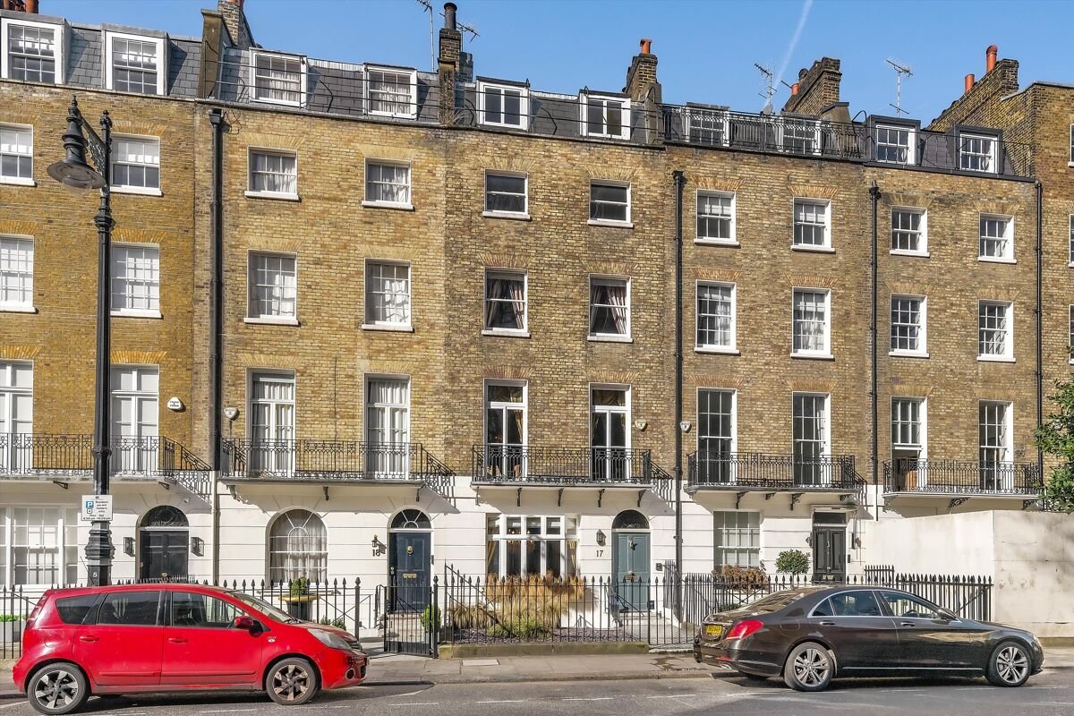 6 bedroom house in Wilton Place