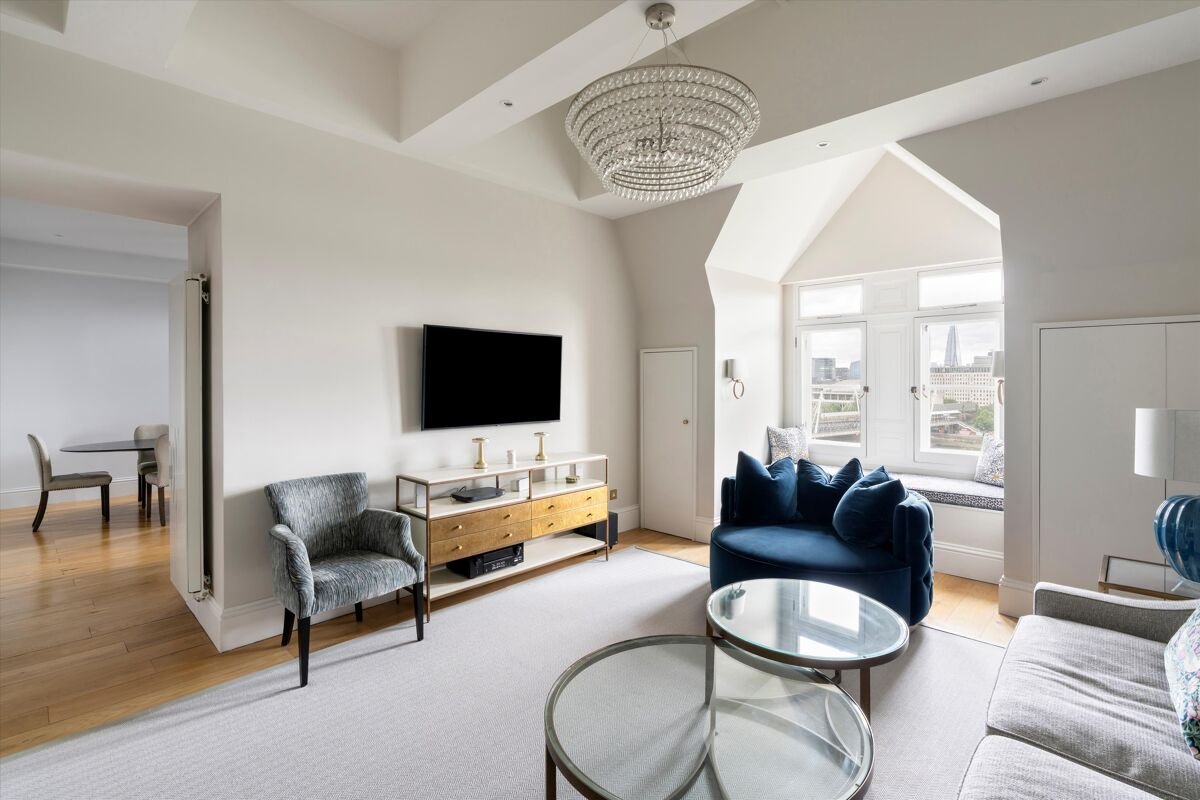 1 bedroom flat in Whitehall Court