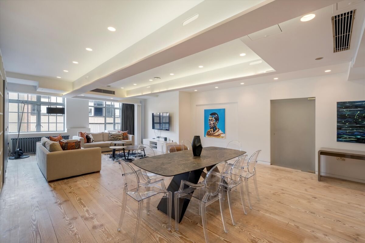 3 bedroom flat in Marshall Street