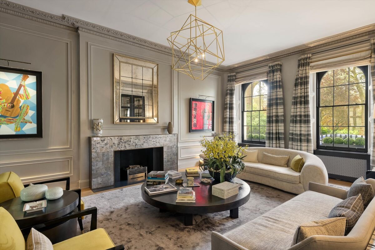 4 bedroom maisonette in Eaton Square