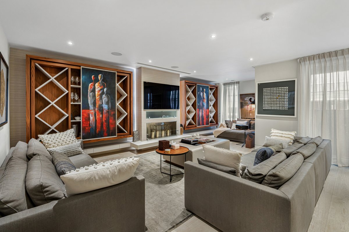 3 bedroom flat in London • Leasehold