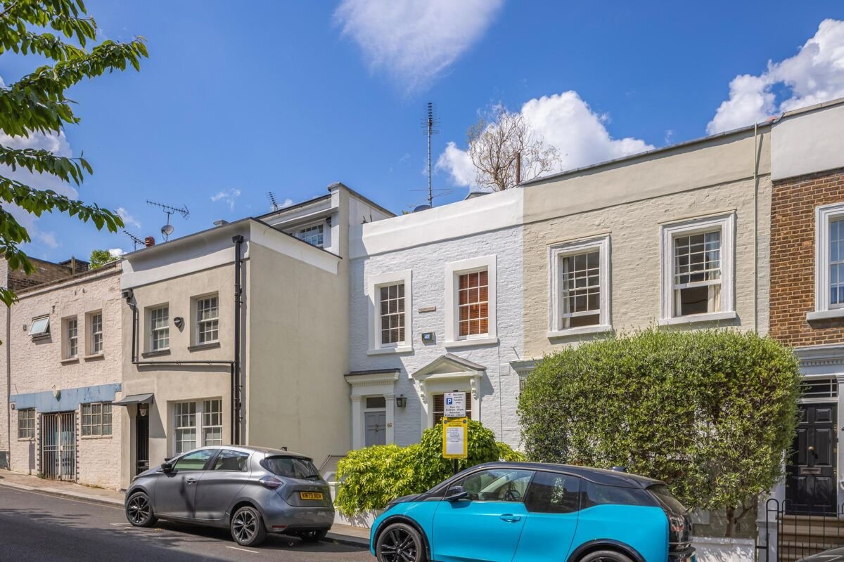 3 bedroom house in Kensington Place