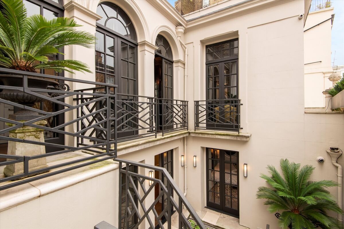3 bedroom house in Redcliffe Square