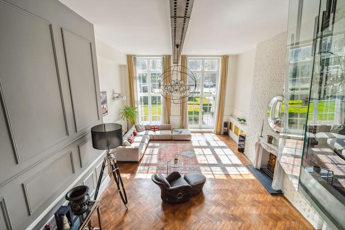 2 bedroom duplex in Amies Street