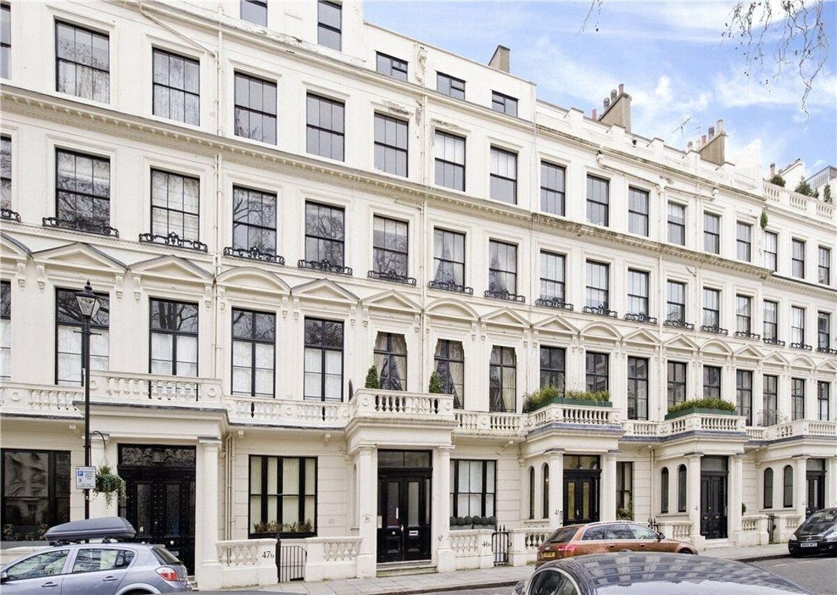 2 bedroom duplex in Cleveland Square