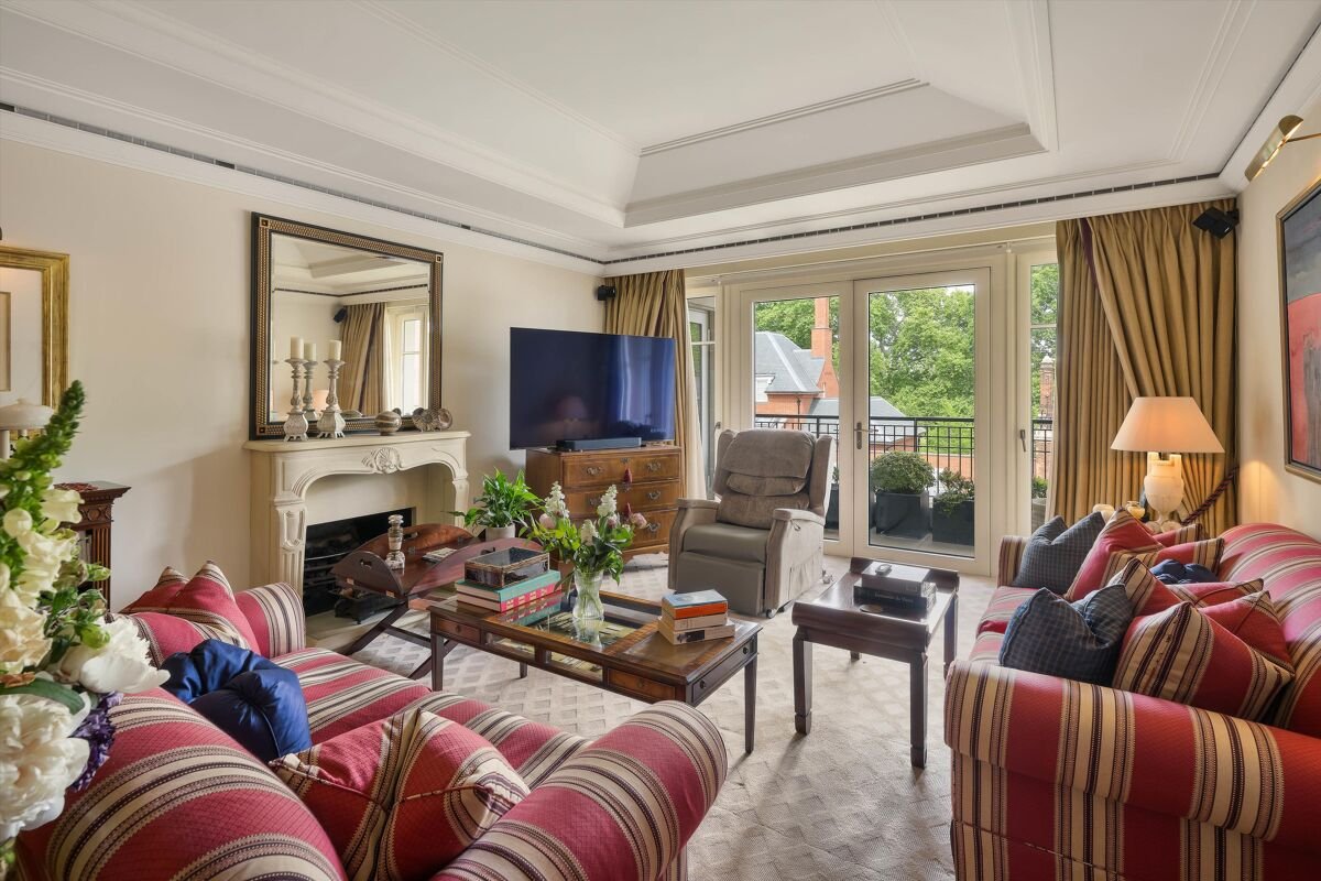 2 bedroom flat in Palace Green
