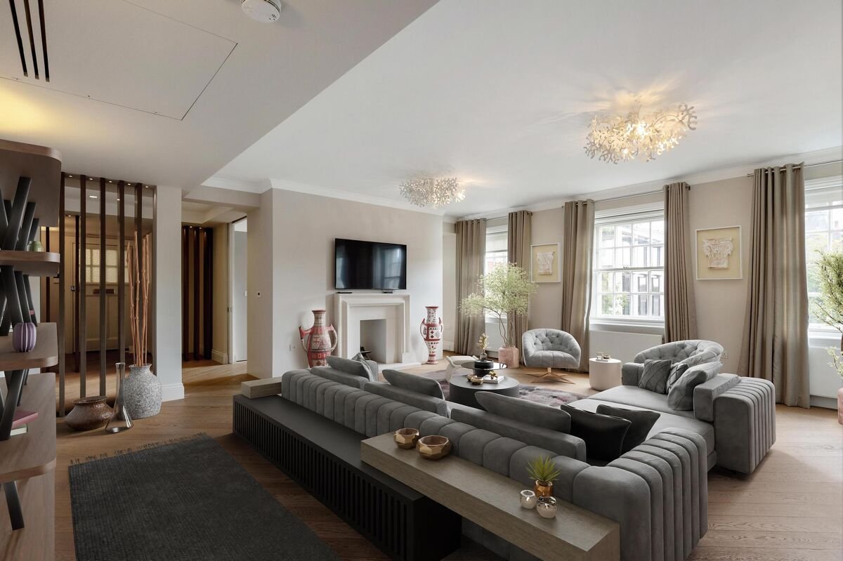 3 bedroom flat in Kensington High Street