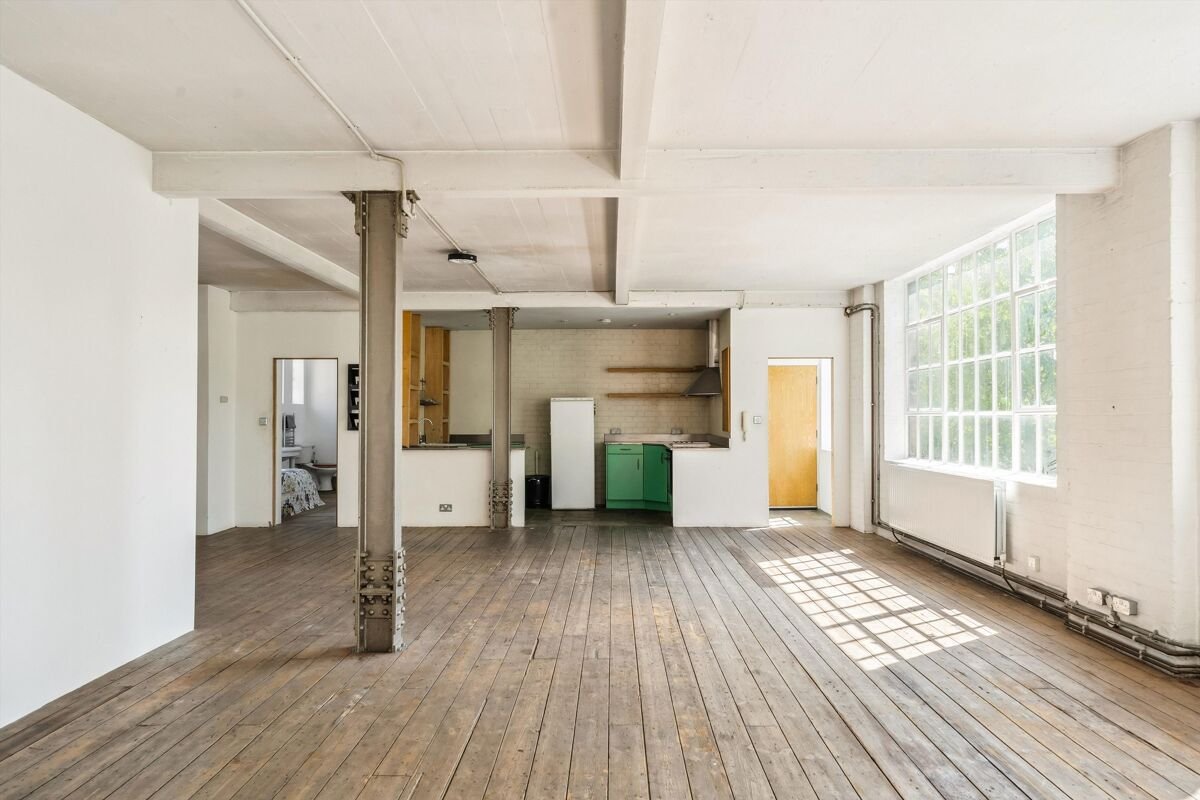 3 bedroom flat in Princelet Street
