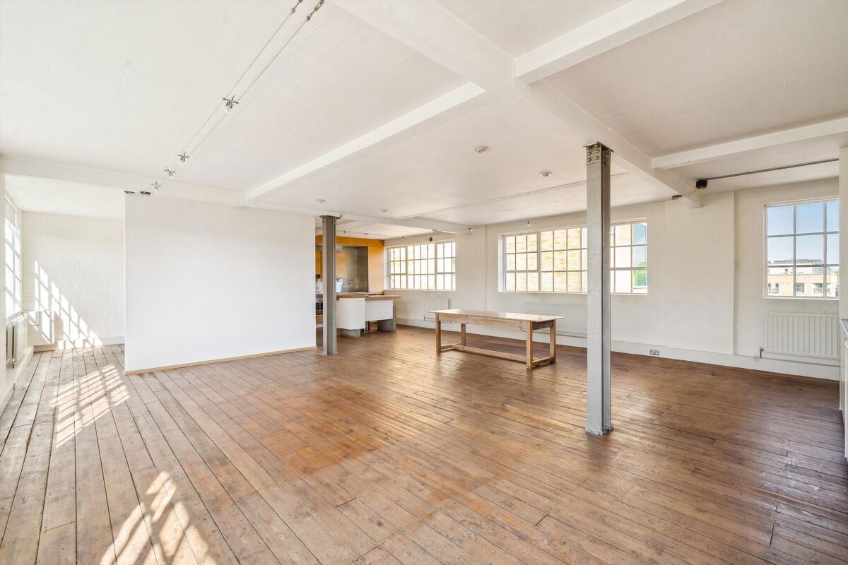 2 bedroom flat in Princelet Street