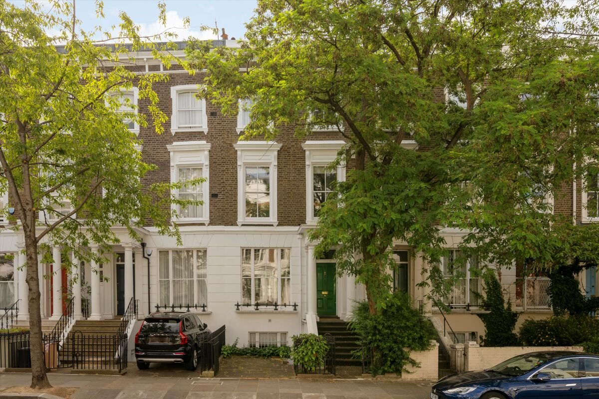 4 bedroom house in Blenheim Crescent