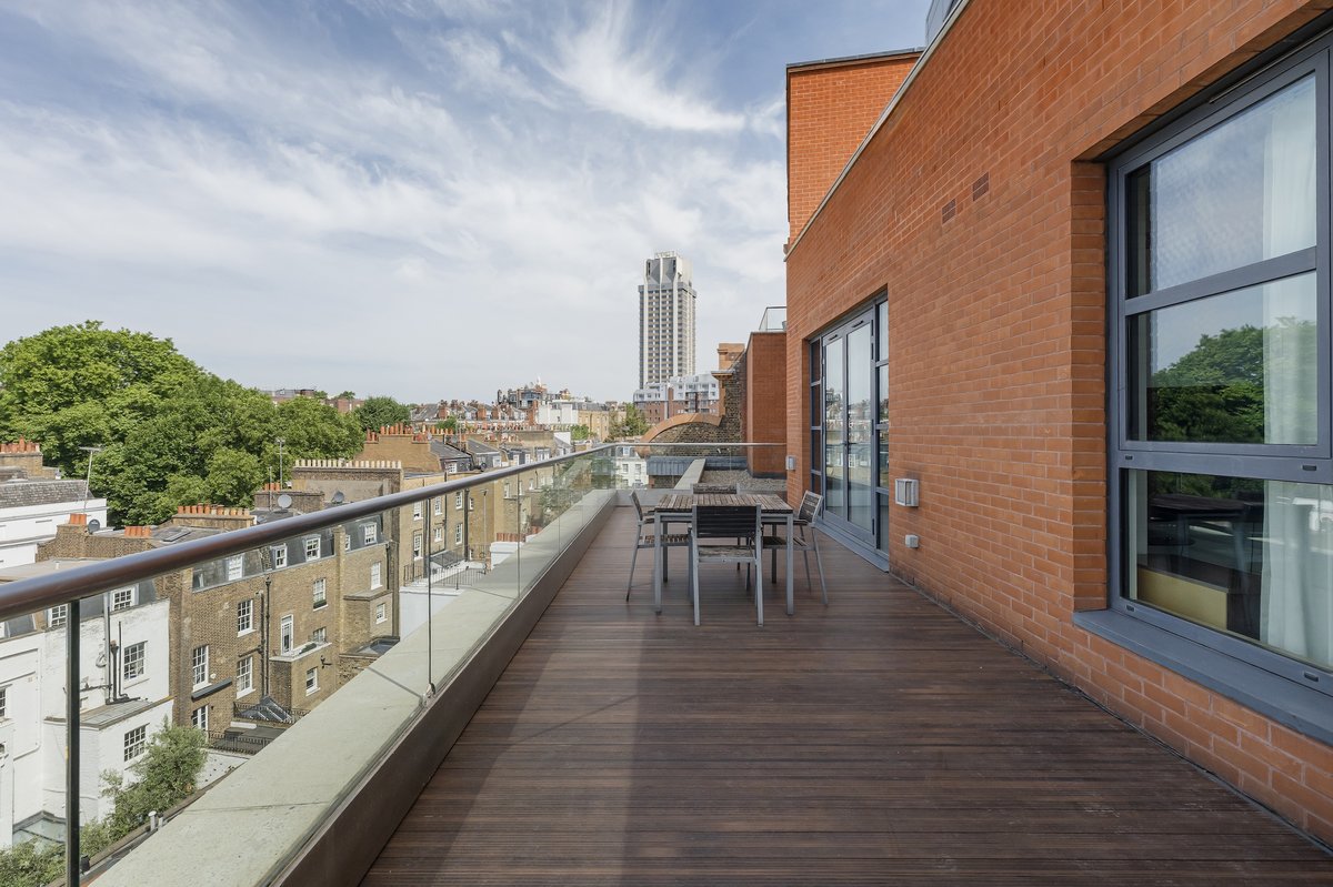 1 bedroom flat in London • Leasehold