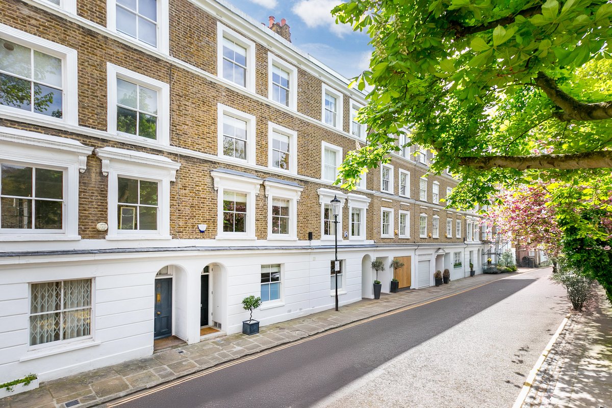 4 bedroom house in London • Freehold