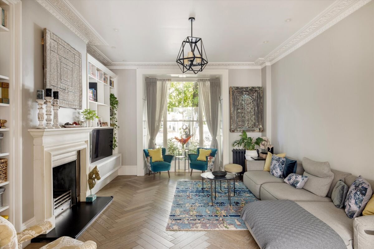 3 bedroom flat in Talbot Road