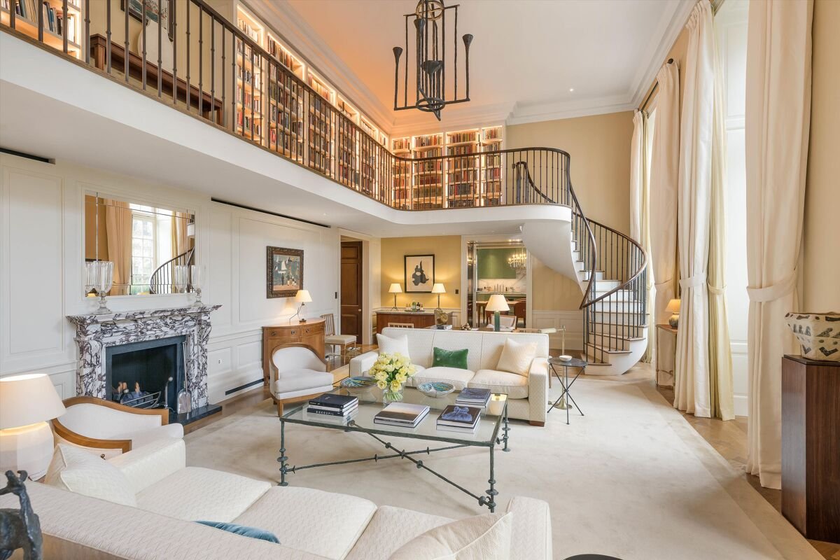 6 bedroom duplex in The Glebe