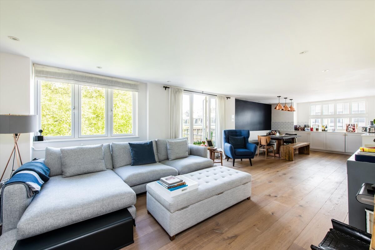 4 bedroom flat in Hyde Park Square