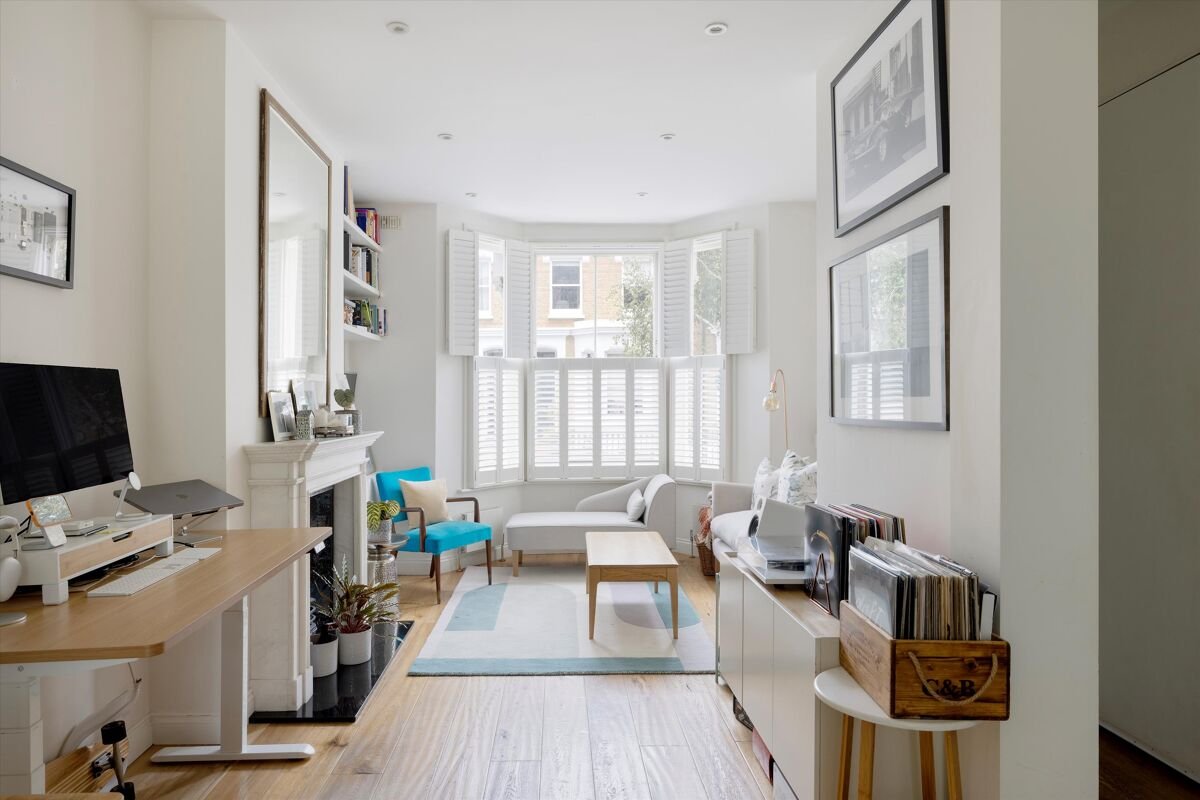 2 bedroom flat in Burnaby Street
