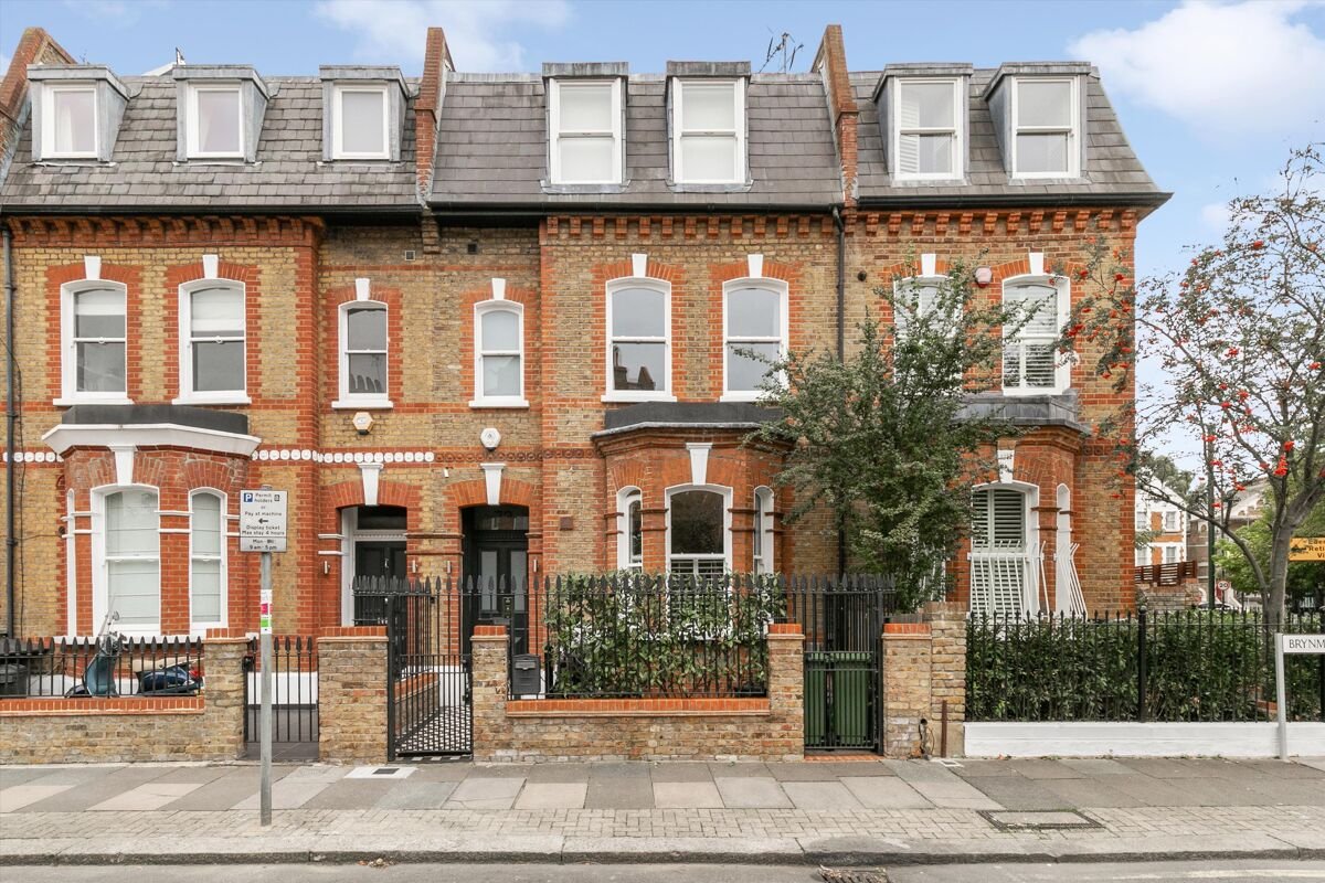 4 bedroom house in Brynmaer Road