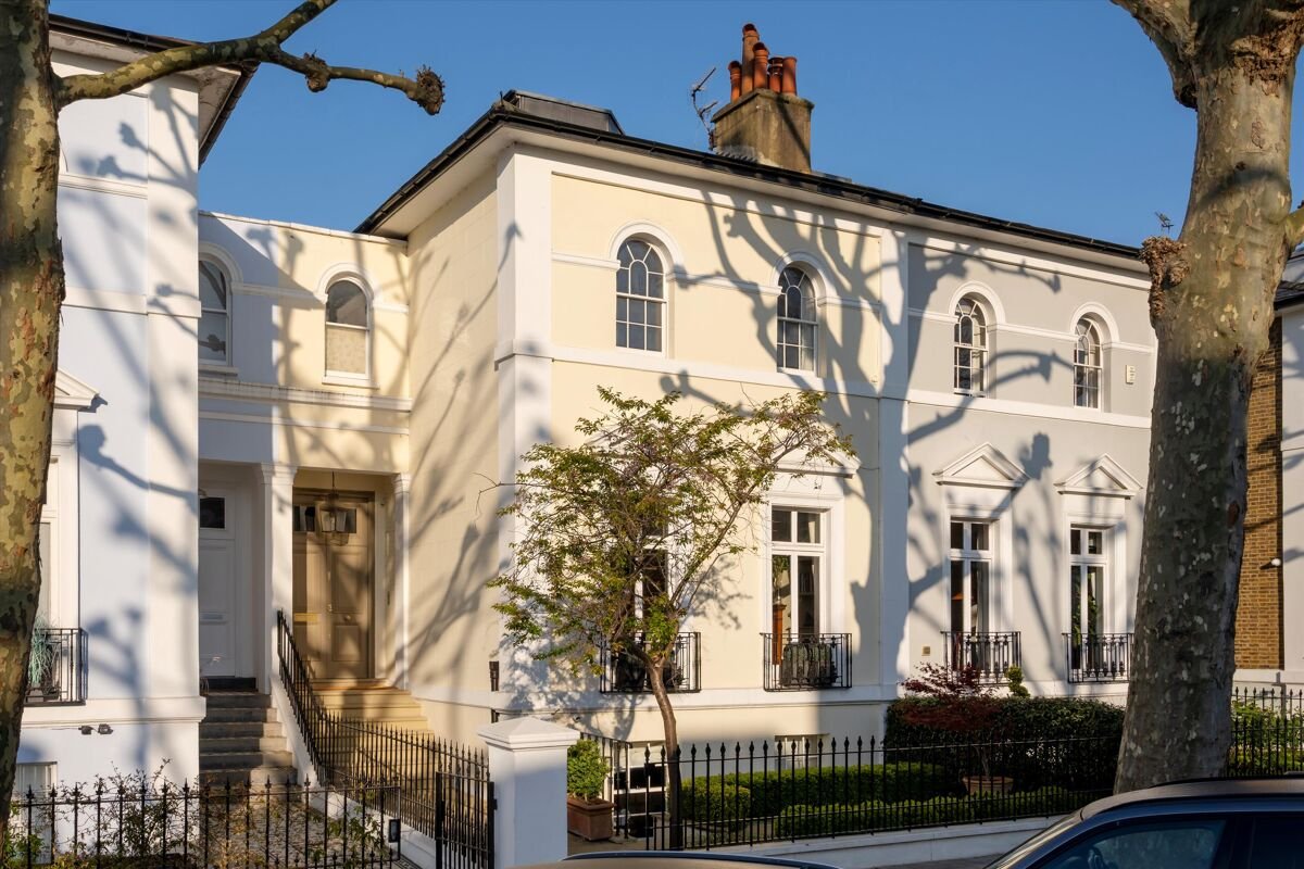 5 bedroom house in Addison Avenue