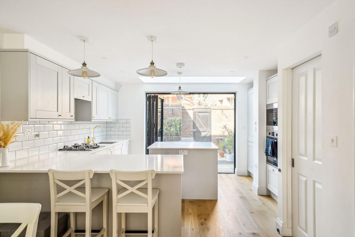3 bedroom house in Lurline Gardens
