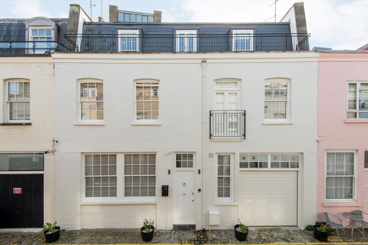 3 bedroom house in Princes Gate Mews