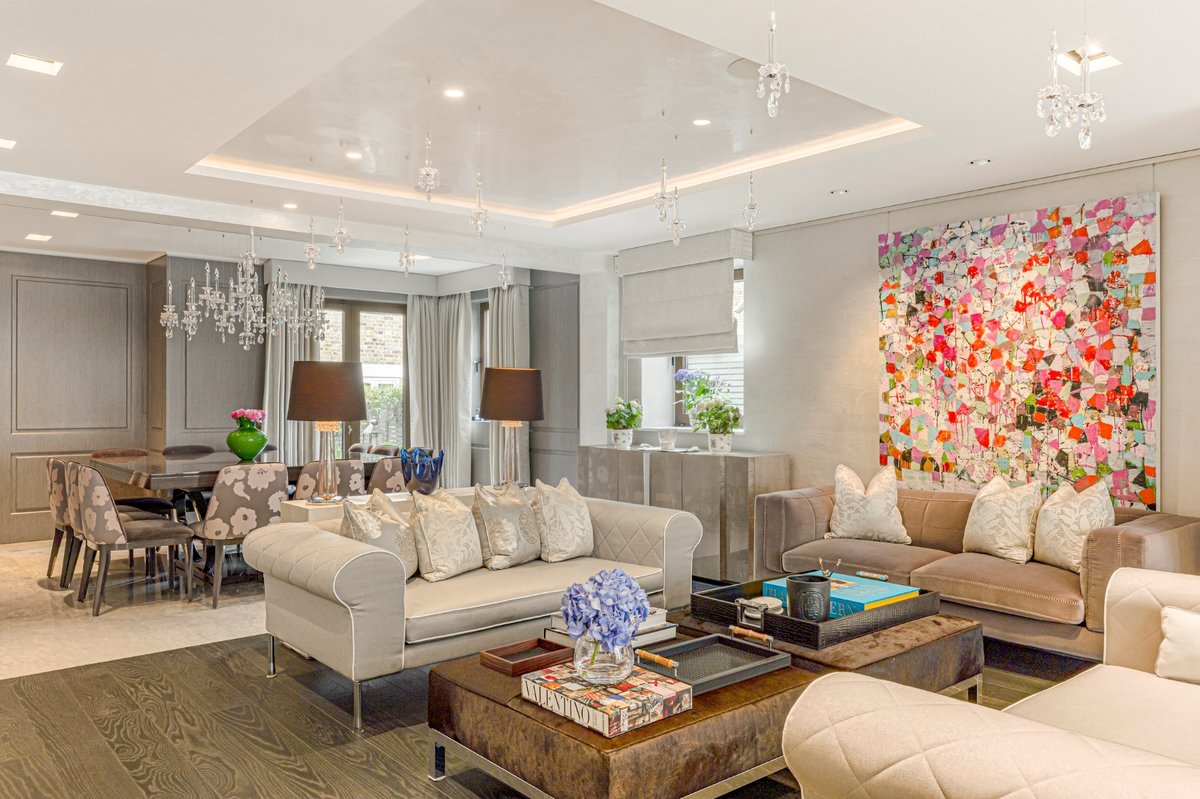 5 bedroom house in London • Freehold