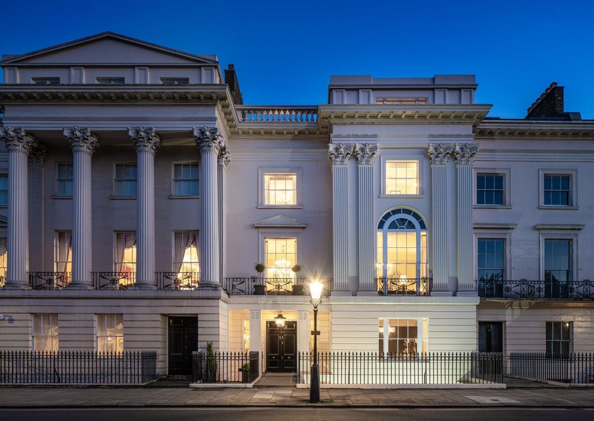 7 bedroom house in Cornwall Terrace