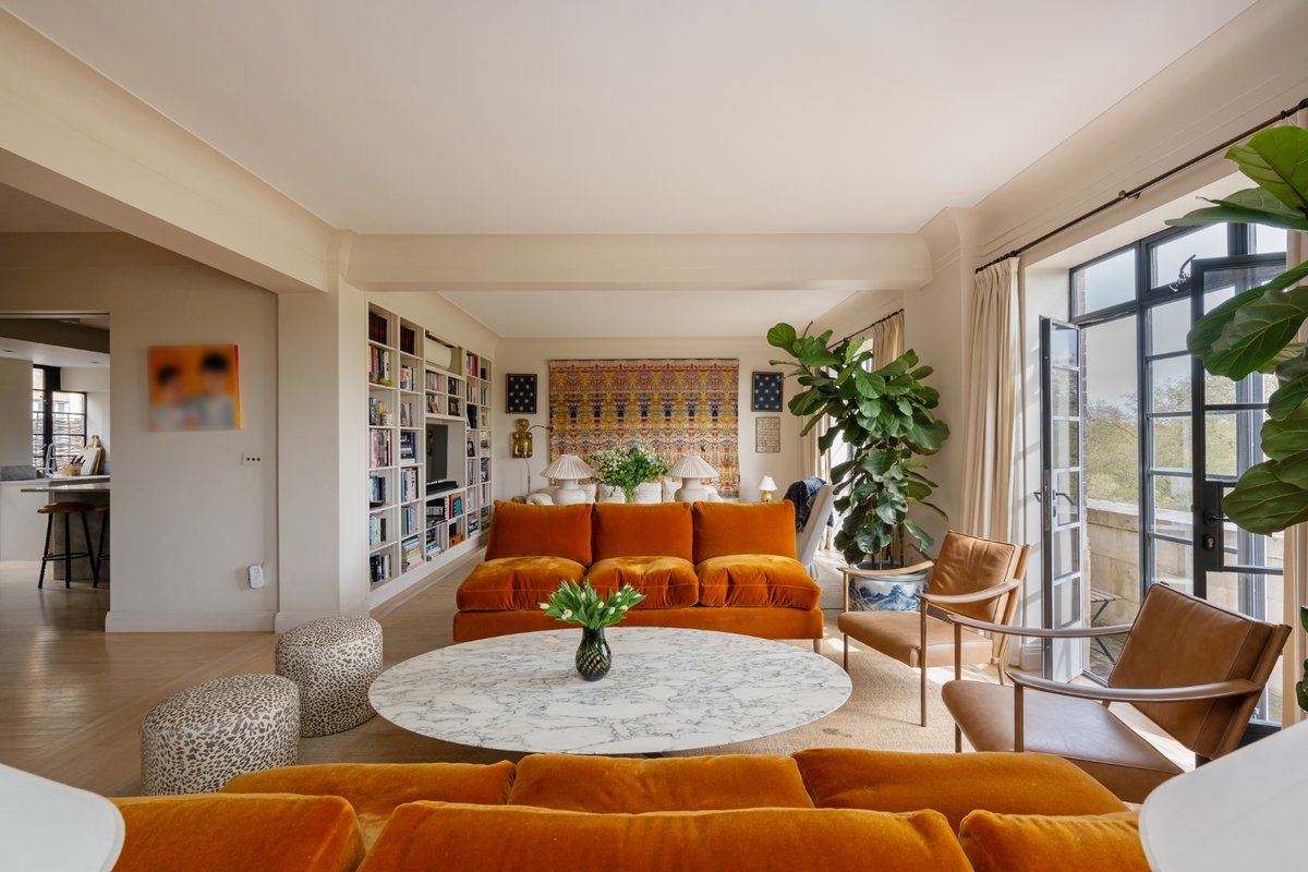 4 bedroom flat in London • Leasehold