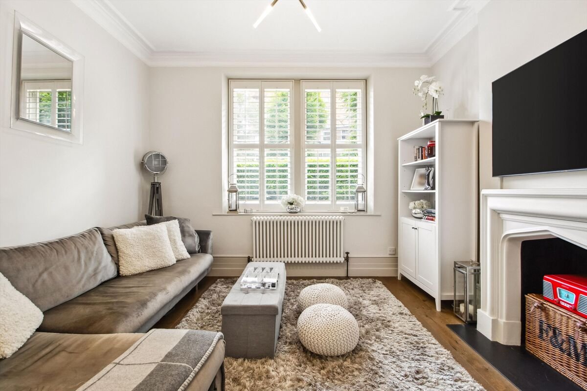 3 bedroom flat in Ashburnham Road