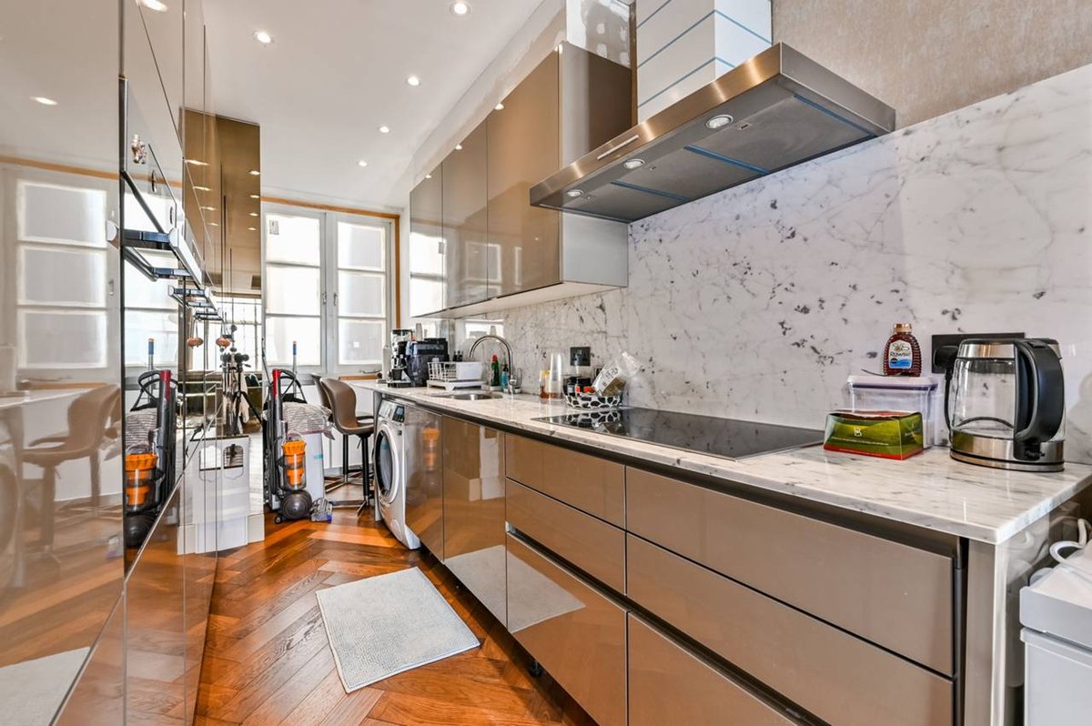2 bedroom flat in Flat 8