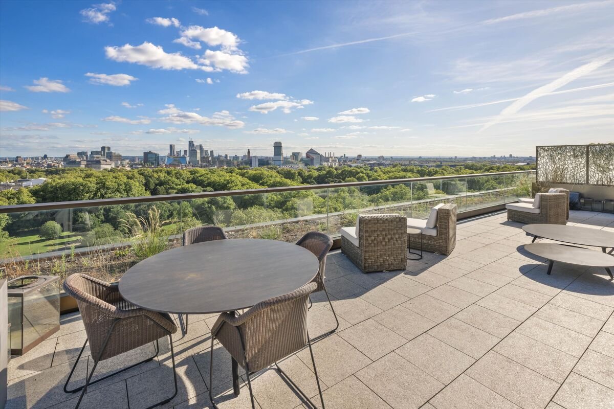 6 bedroom penthouse in Clarges Street