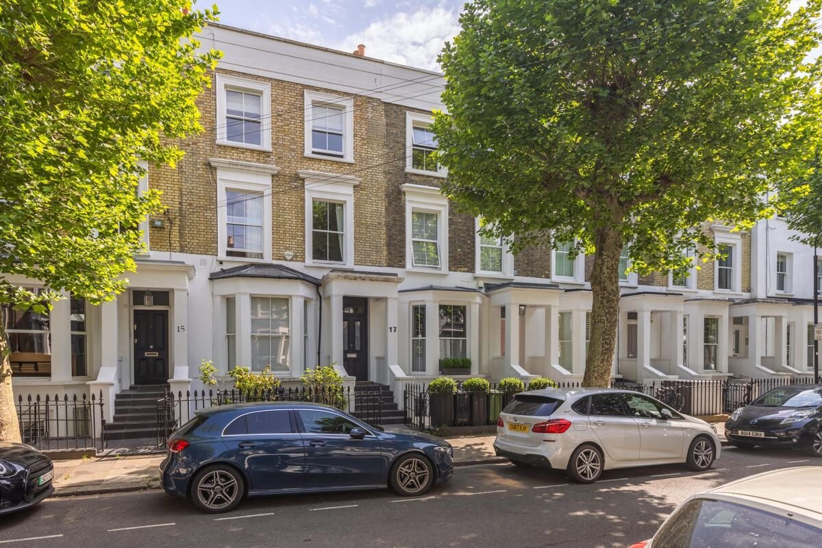 5 bedroom house in Barclay Road