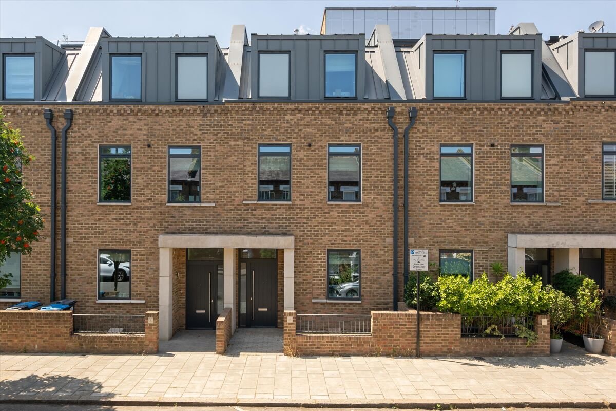 4 bedroom house in Kilburn Lane