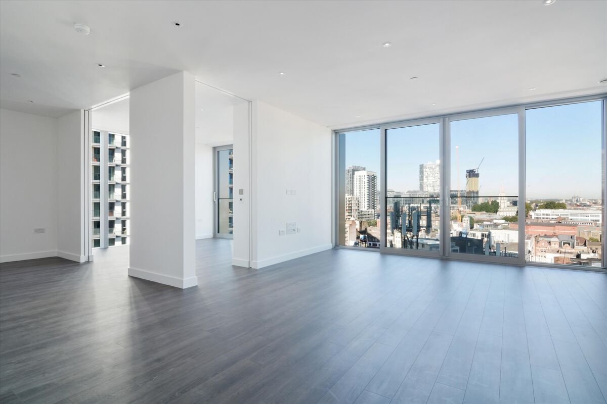 2 bedroom flat in Meranti House
