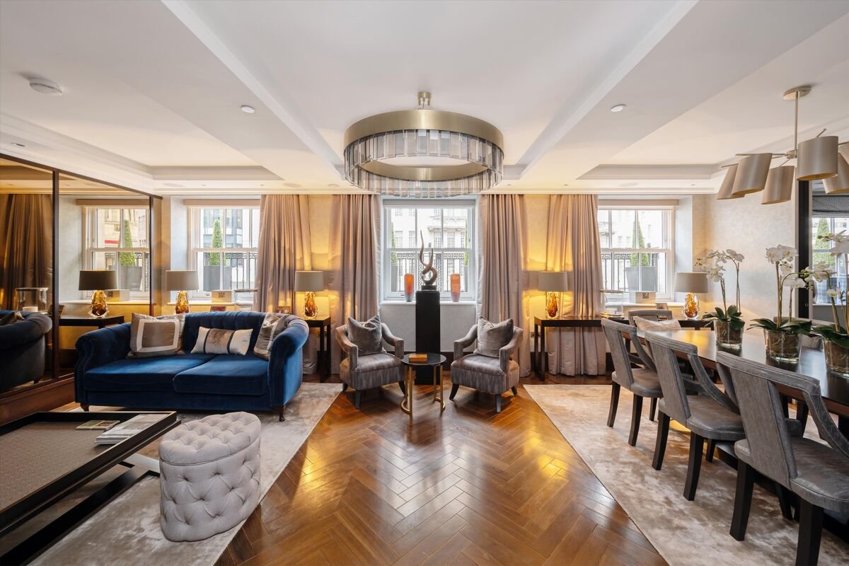 3 bedroom flat in Portland Place
