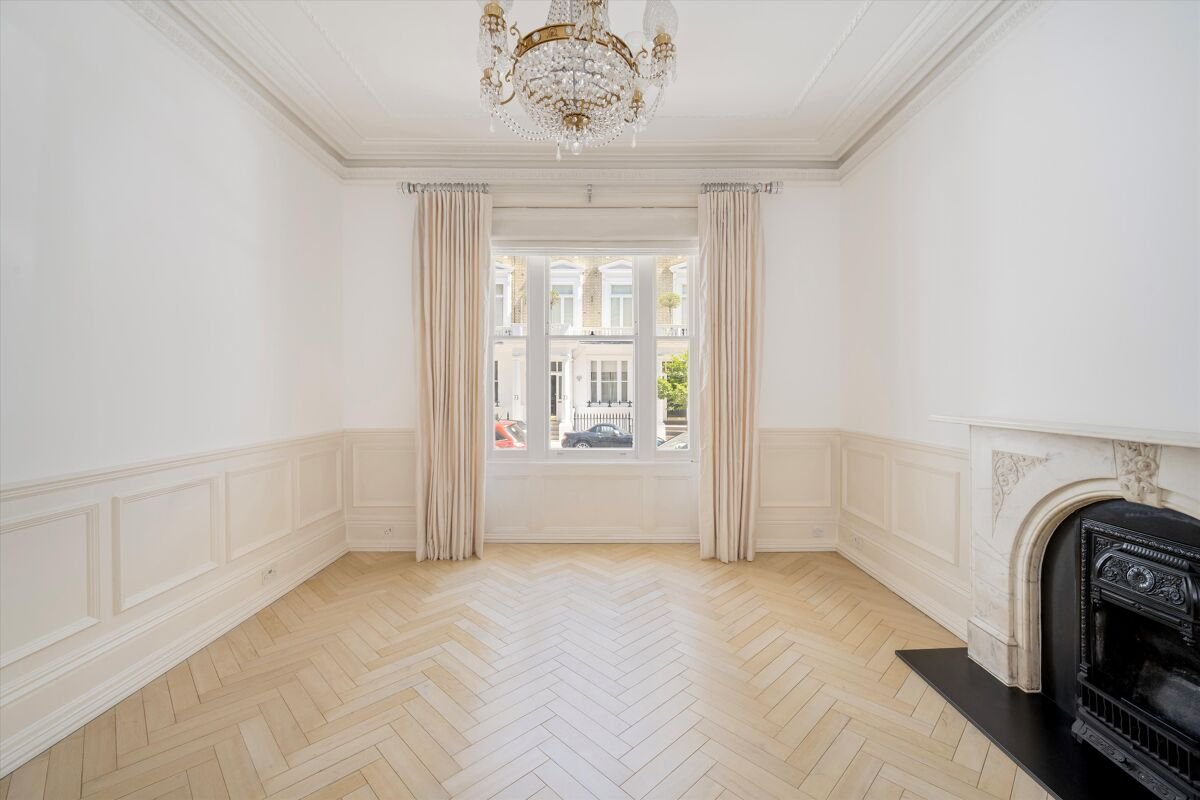 2 bedroom flat in Harcourt Terrace