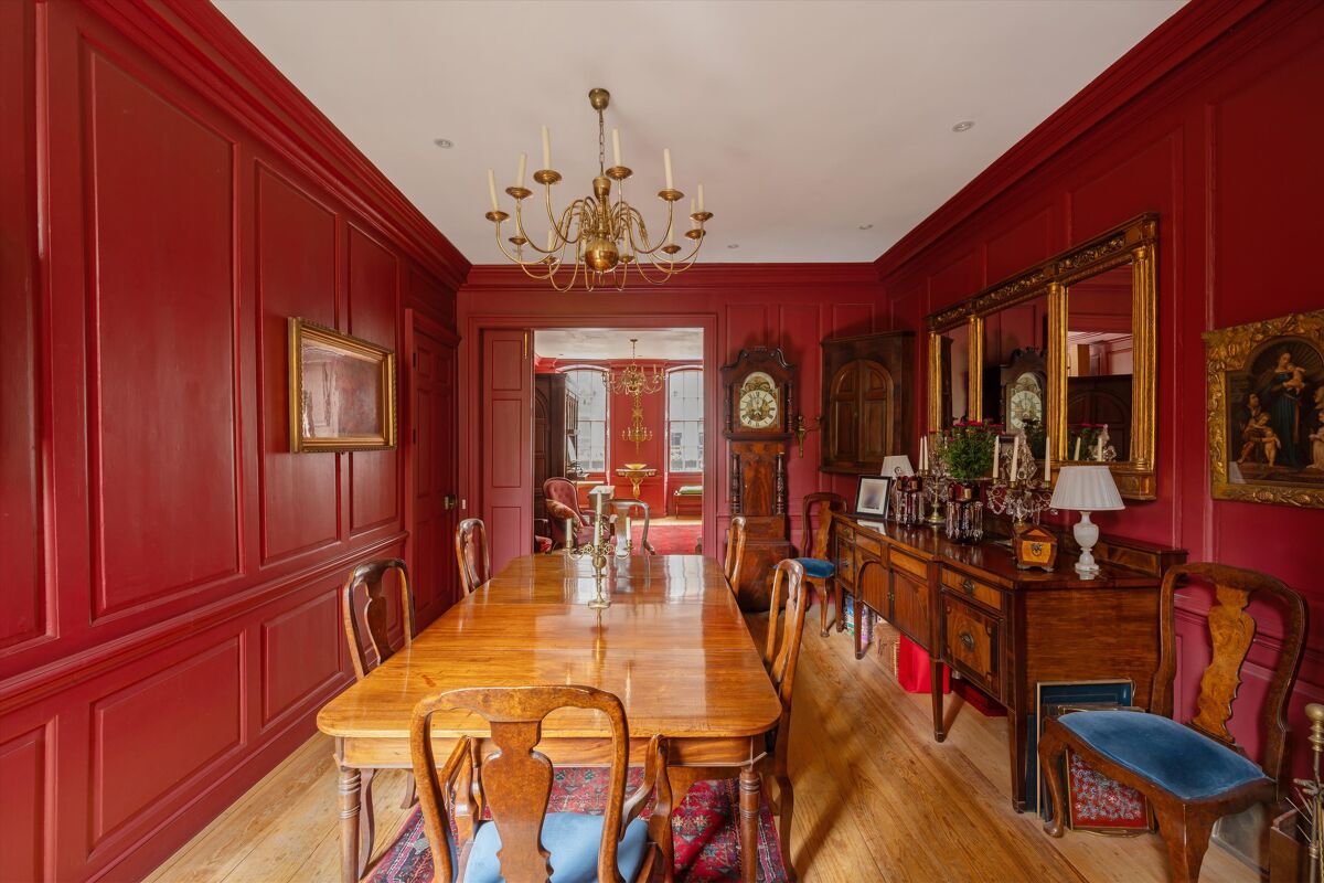 6 bedroom house in Great James Street