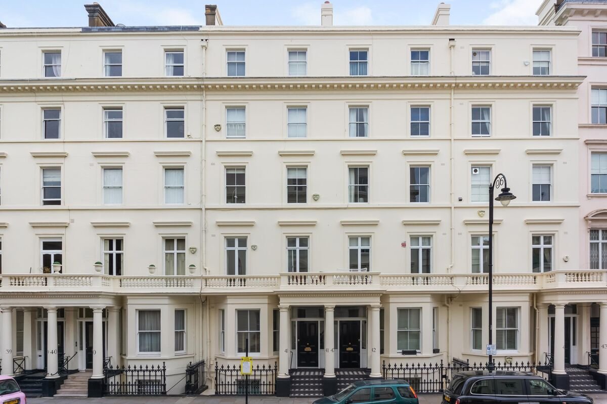 2 bedroom flat in Stanhope Gardens