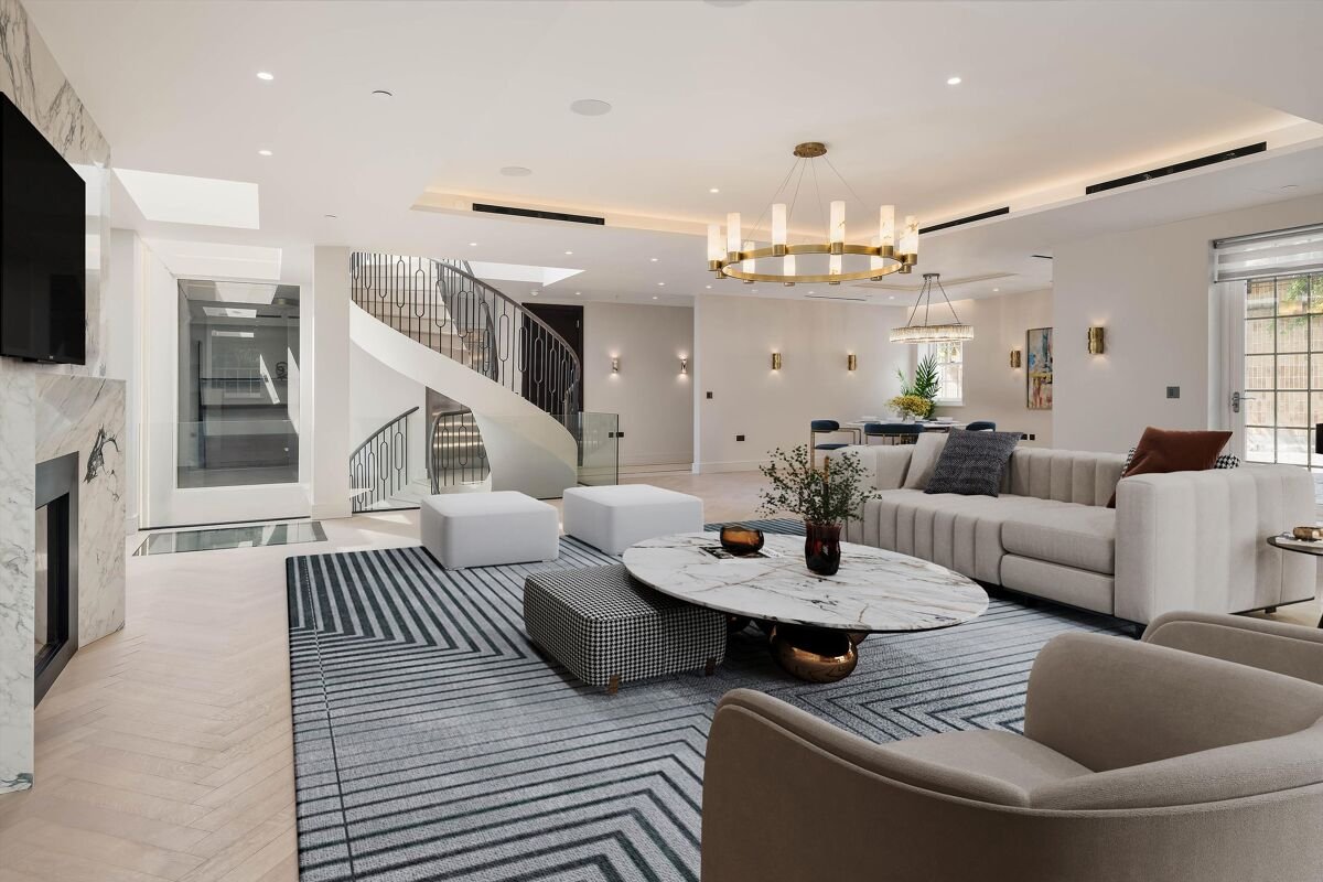 6 bedroom house in Princes Gate Mews