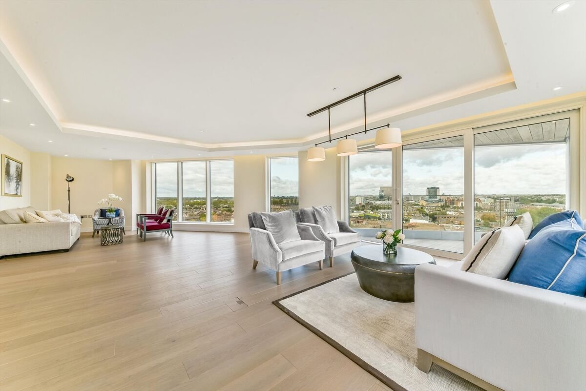6 bedroom flat in Chelsea Creek Tower